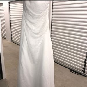 Strapless wedding dress